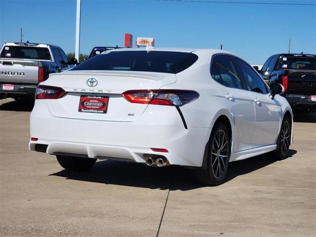 2024 toyota camry se
