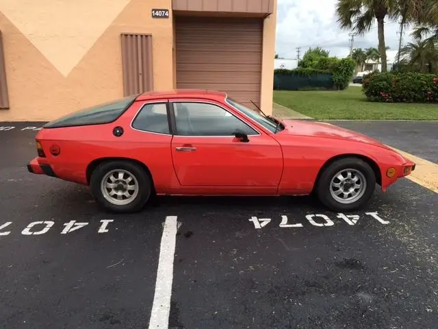 1977 porsche 924 base coupe 2-door 2.0l no reserve !!!