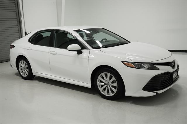 2020 toyota camry le