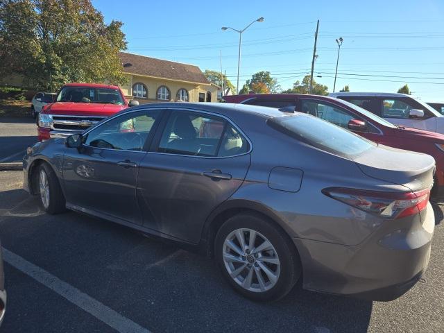 2024 toyota camry le