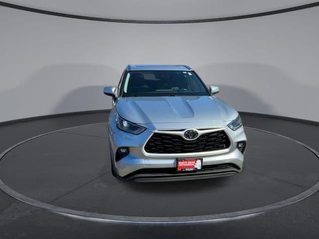 2021 toyota highlander xle in lino lakes, minnesota
