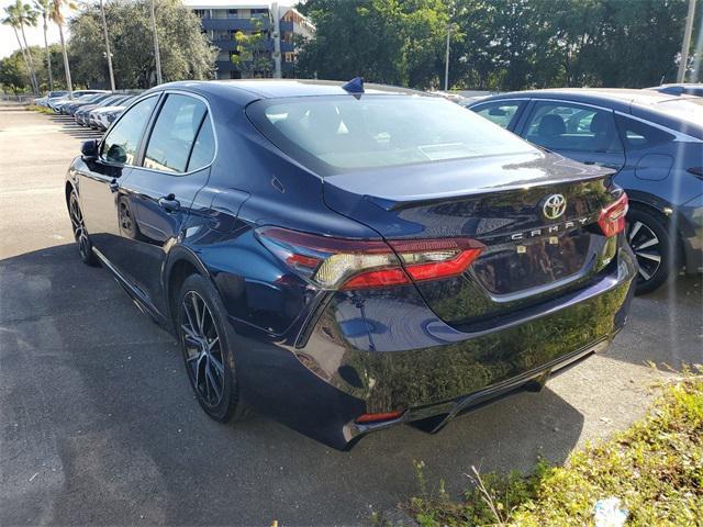2022 toyota camry se
