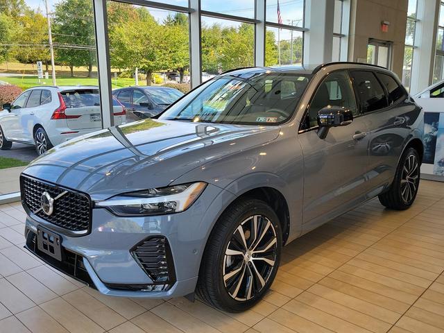 2023 volvo xc60 b5 awd plus dark theme