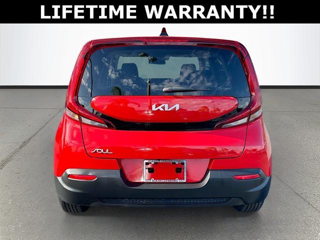 2022 kia soul lx