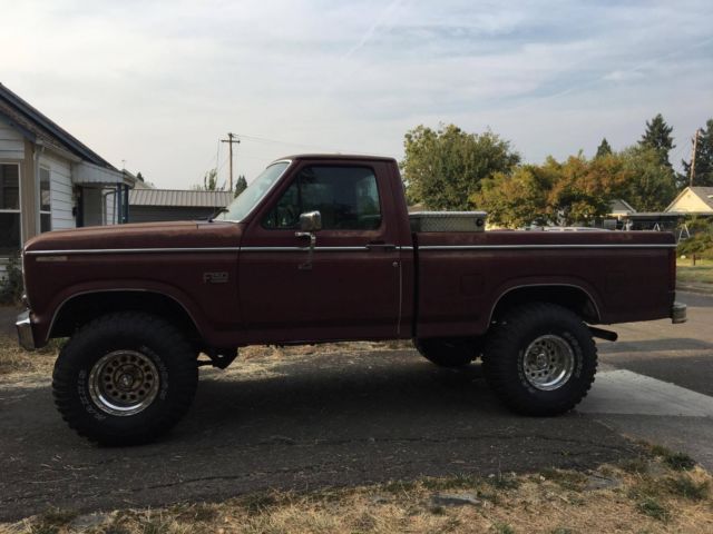 1983 ford f150, new rims and tires, sound system, manual straight six engine