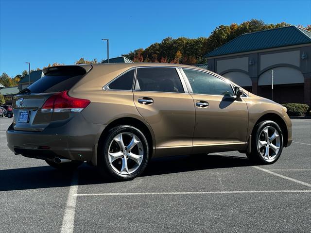 2010 toyota venza base