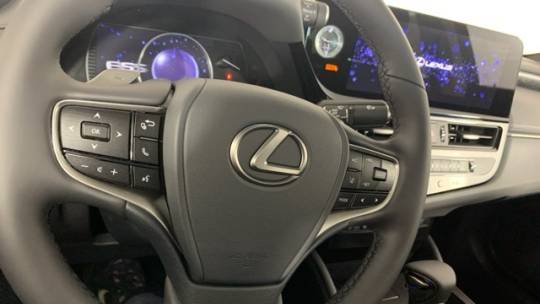 2025 Lexus ES