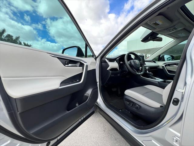 2021 toyota rav4 xle