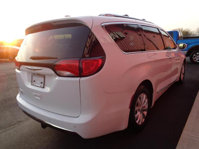 2018 chrysler pacifica touring-l