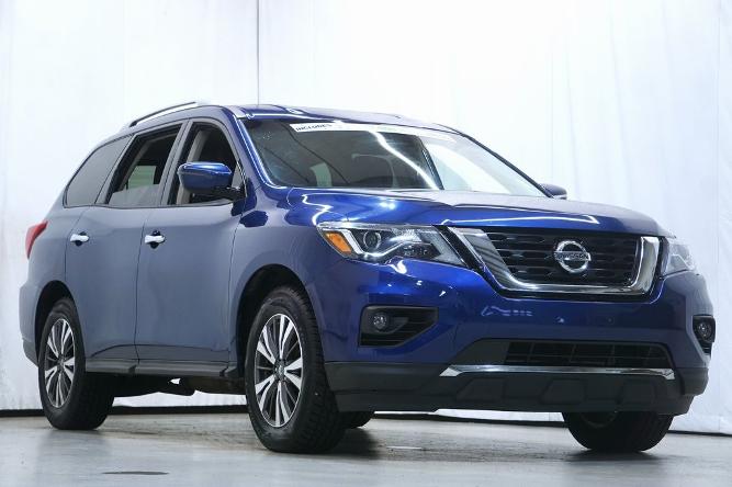used 2017 nissan pathfinder sv