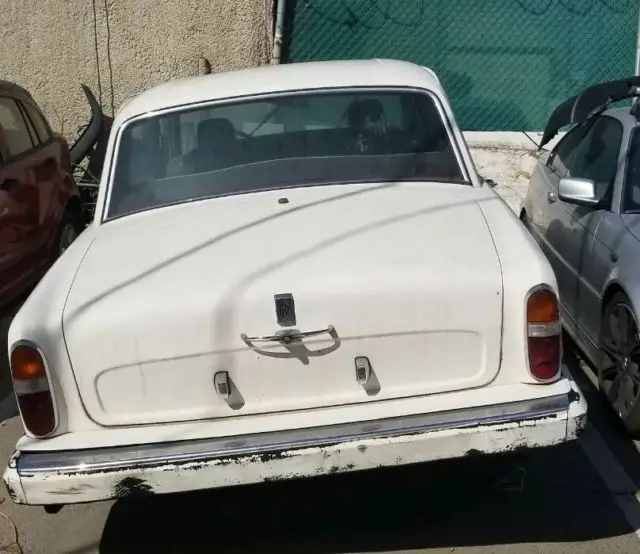white 1974 silver shadow vintage car