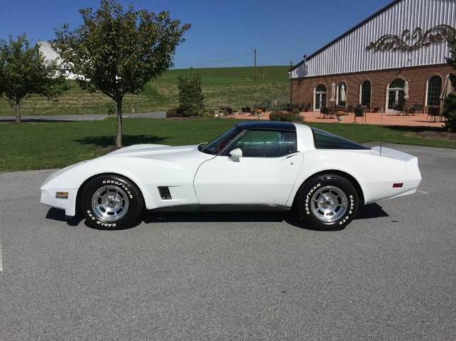 1981 chevrolet corvette corvette coupe showing 29,026 miles automatic rwd v8
