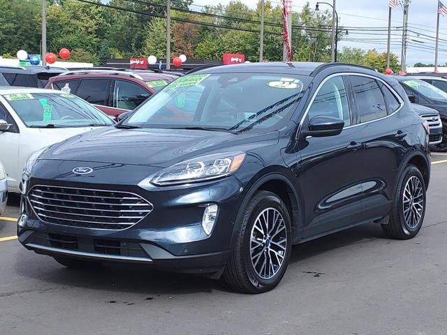 2022 ford escape phev titanium