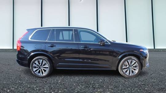 2022 volvo xc90 t6 momentum 7-passenger