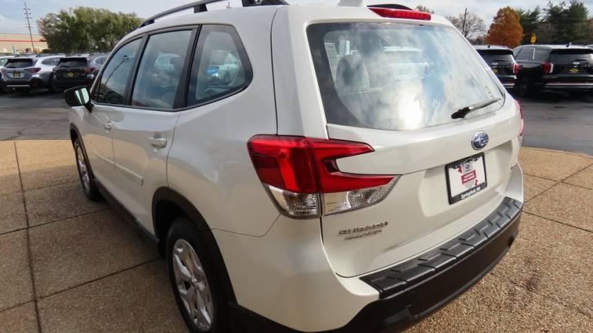 2023 subaru forester base