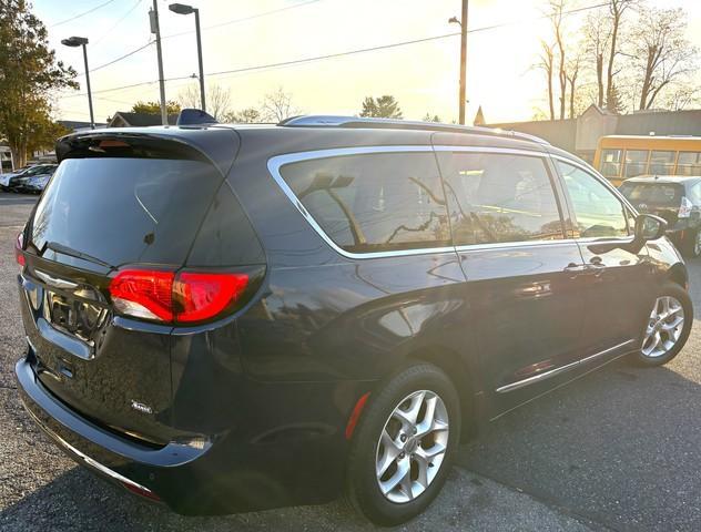 2017 chrysler pacifica touring-l plus