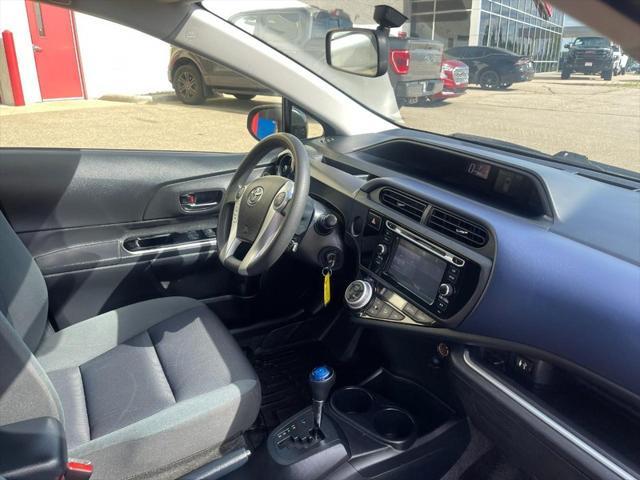 2016 toyota prius c two