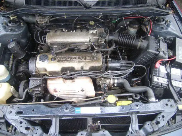 1992 geo storm base hatchback 2-door 1.6l