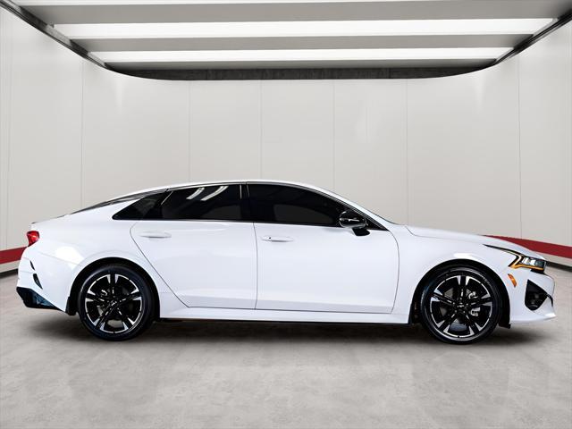 2022 kia k5 gt-line