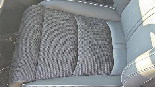 2025 Genesis GV70