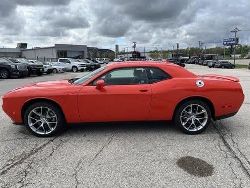 2022 dodge challenger sxt in cedar rapids, iowa