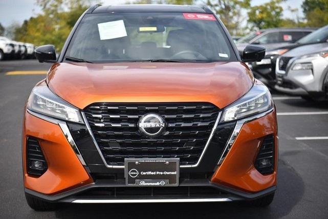2022 nissan kicks sr