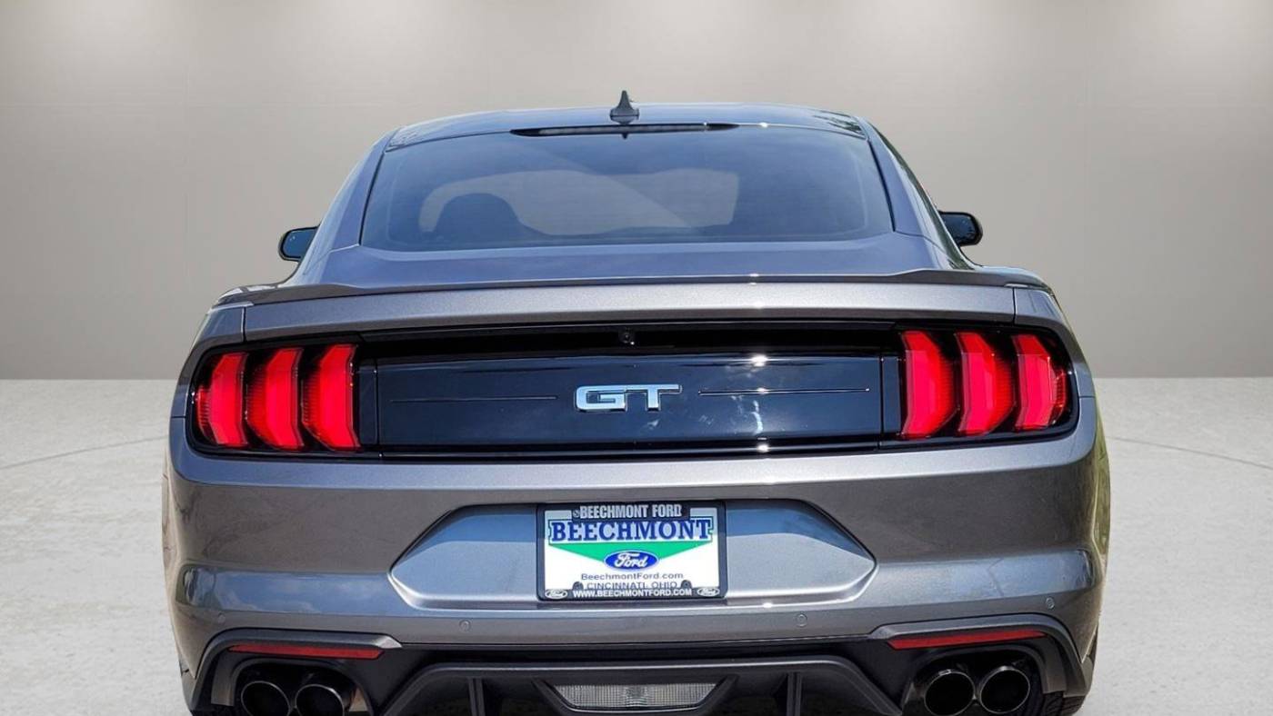 2022 ford mustang gt