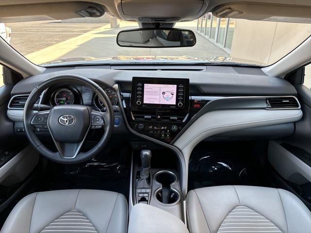 2022 toyota camry se