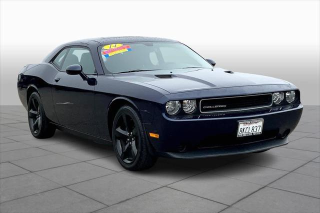 2014 dodge challenger sxt