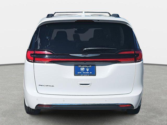 2022 chrysler pacifica touring l