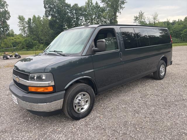 2017 chevrolet express 3500 lt