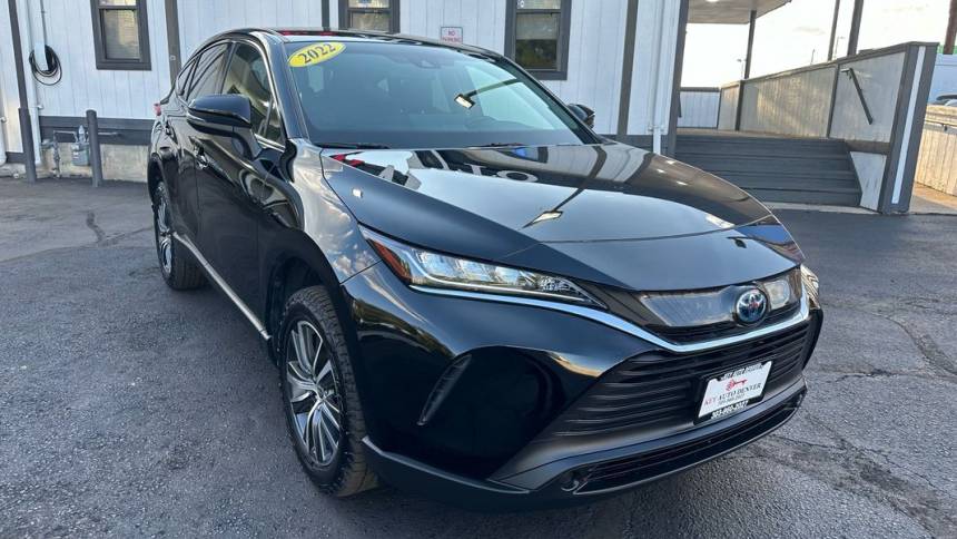 2022 toyota venza le