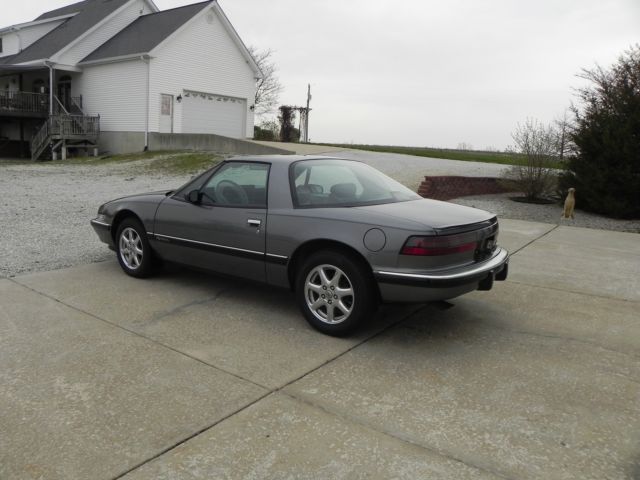 1988 buick reatta 2 seater gray on gray very nice condition! lots of extras!