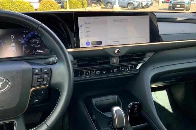 2024 toyota crown xle
