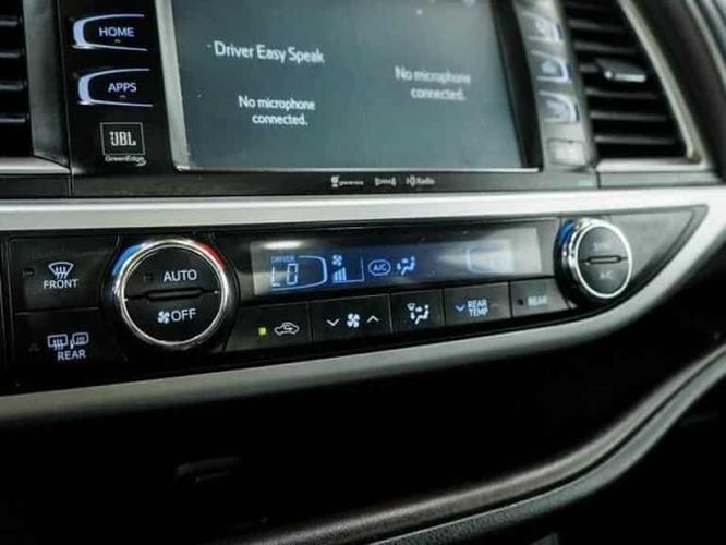 2018 toyota highlander limited platinum in hopkins, minnesota