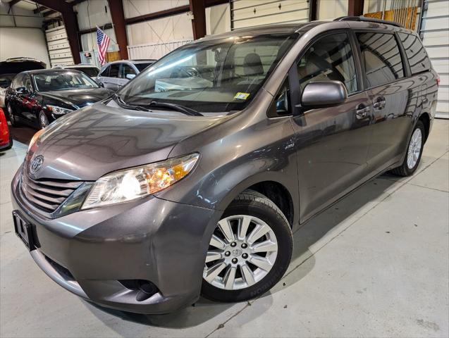 2016 toyota sienna le