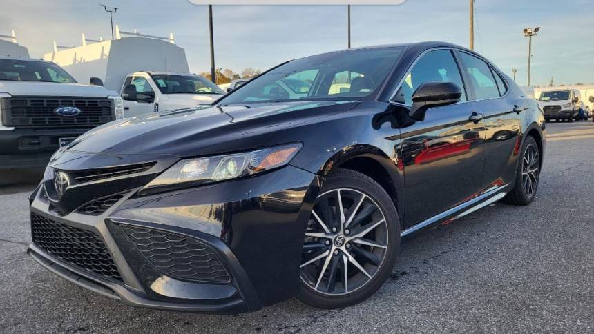 2021 toyota camry se
