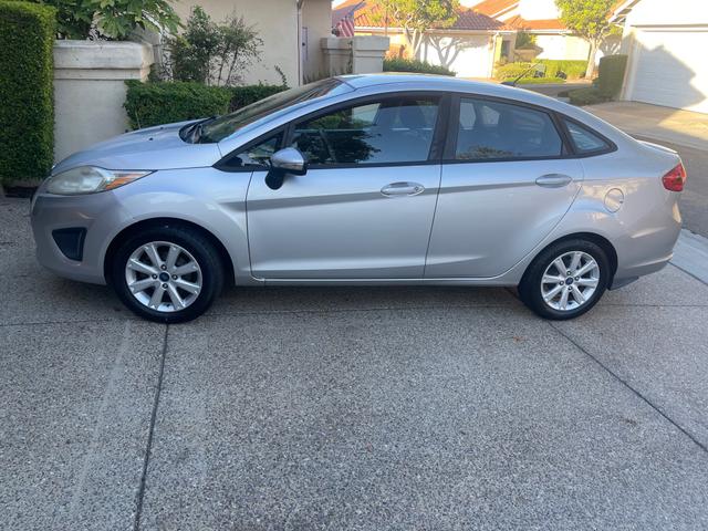 2013 ford fiesta se