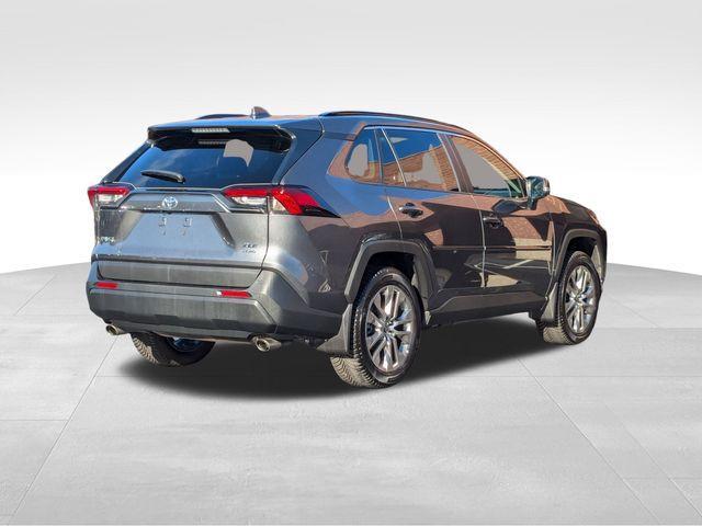 2022 toyota rav4 xle premium