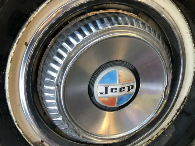 jeepster commando 1972 2wd / 4wd v8 304 full of character