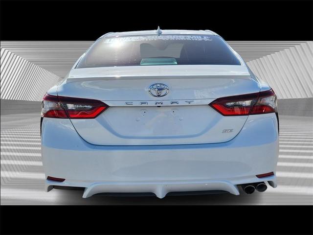 2022 toyota camry se