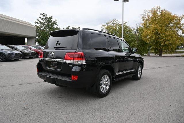 2019 toyota land cruiser base