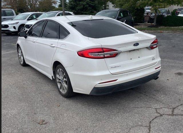 2019 ford fusion se