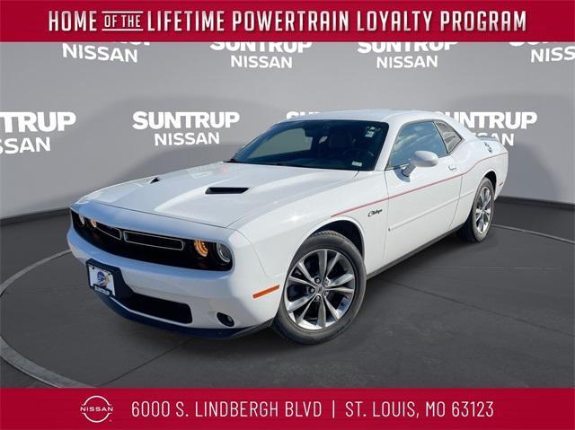 2020 dodge challenger sxt
