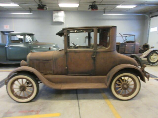 1926 model t ford coupe "no reserve auction beyond the starting price of $3450."