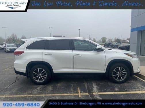2019 toyota highlander xle in sheboygan, wisconsin