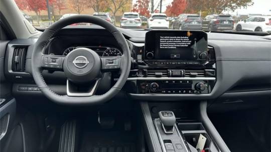 2025 Nissan se