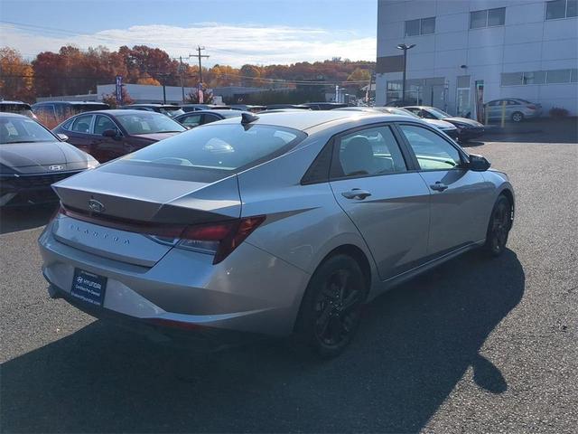 2022 hyundai elantra sel