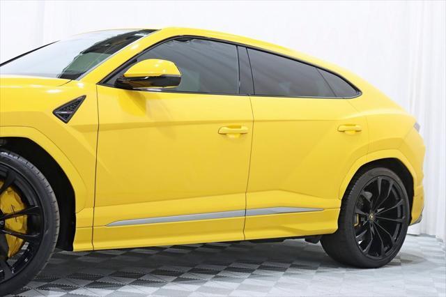 2020 lamborghini urus base