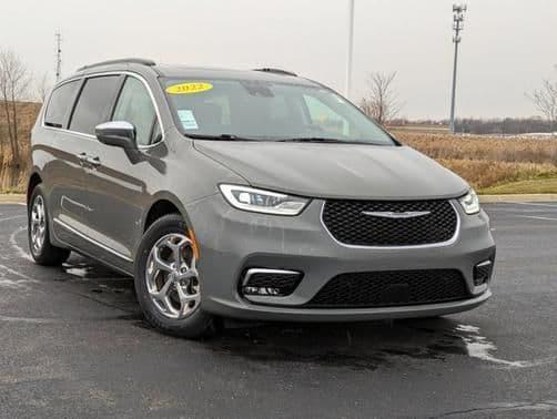 2022 chrysler pacifica limited in sturtevant, wisconsin